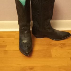 Size 7 1/2 gorgeous code West boots near-perfect